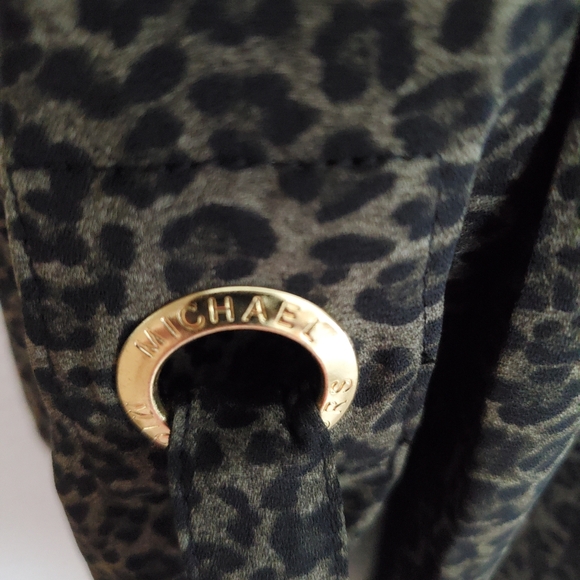 Michael Kors Women’s leopard print top roll up sleeves Size S - Picture 3 of 10